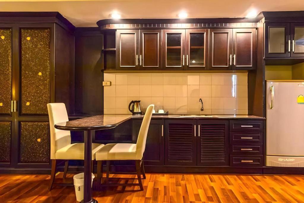 Khách sạn The Heritage Sathorn 3*