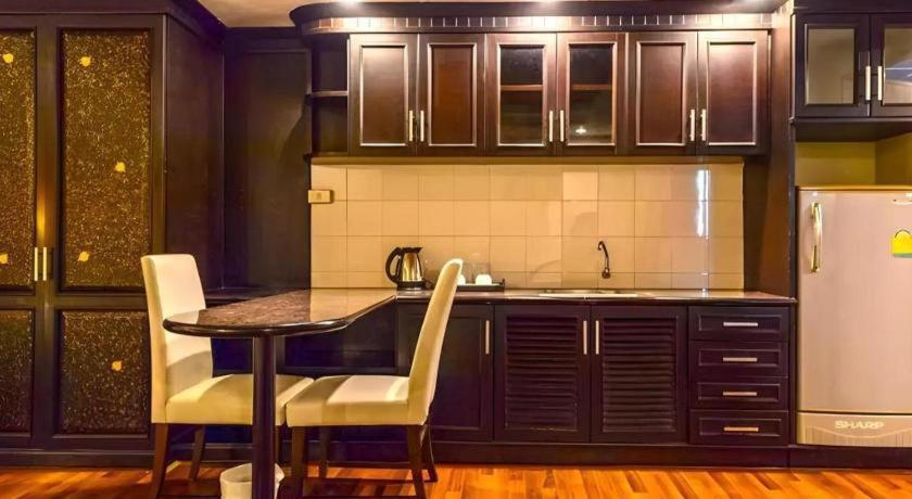 The Heritage Sathorn Khách sạn 3*